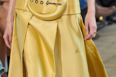 Faldas en tendencia para 2026 según las pasarelas