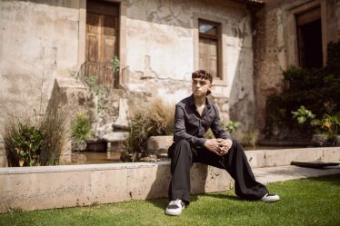 Música Y Moda: Cómo la música moldea tu estilo: la guía definitiva para vestir como tu artista favorito