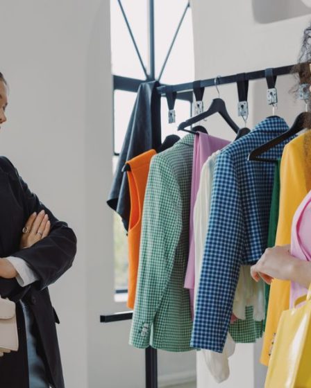 Tendencias de bolsos compactos 2026: formas que sí funcionan
