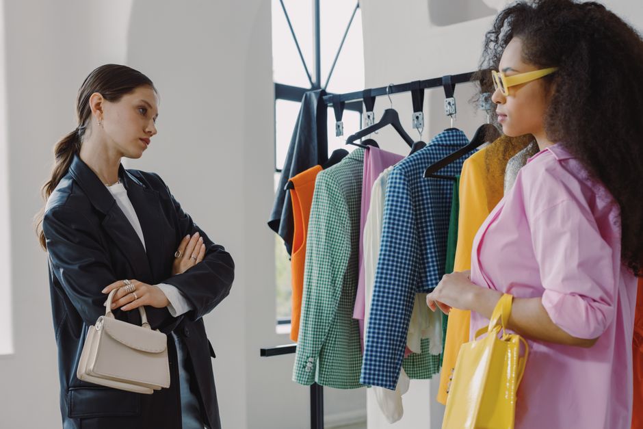 Tendencias de bolsos compactos 2026: formas que sí funcionan